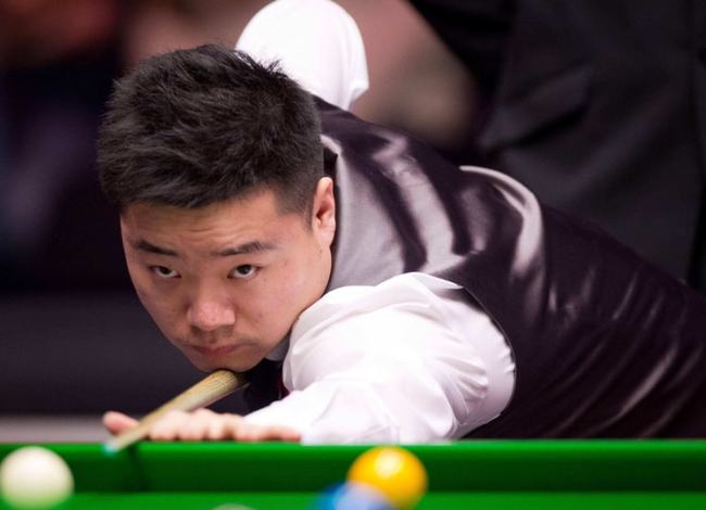 现出强大的 现出强大的