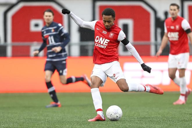 以两个精彩 以两个精彩