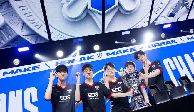 而另一位中 而另一位中