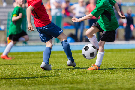 团队围绕